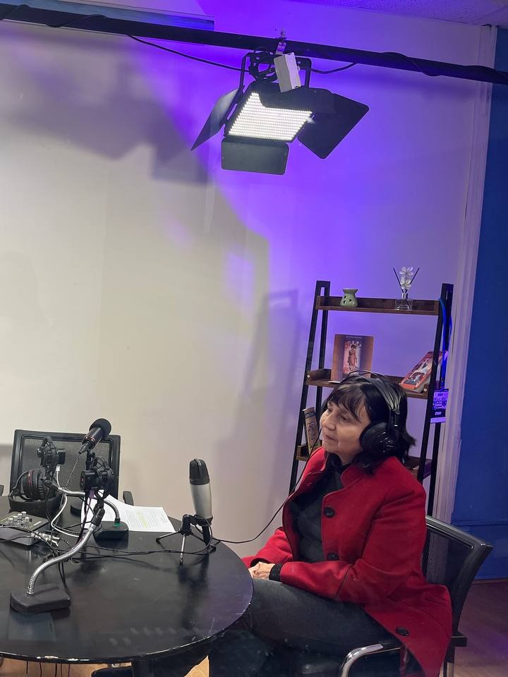 Entrevista Decana en “Ensalada a la chilena”